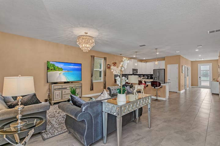 Elegant 9 Br Mansion Center Of Attractions 4515 - Kissimmee, FL
