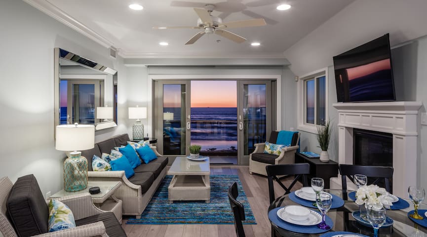 Oceanfront Penthouse w/ Unlimited Views & AC