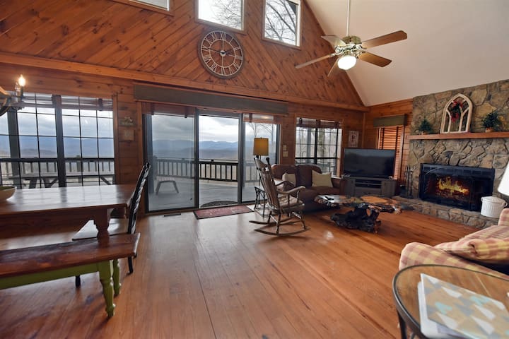 Bryan Edward And Erica Jeanine managed Airbnb listing 3