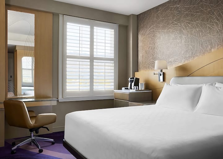 Unit with 1 King Bed