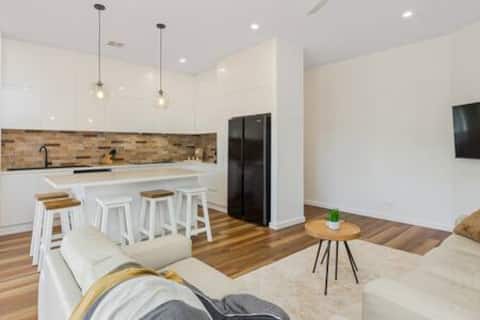 Cosy Retreat on Forest- (Please read guess access)