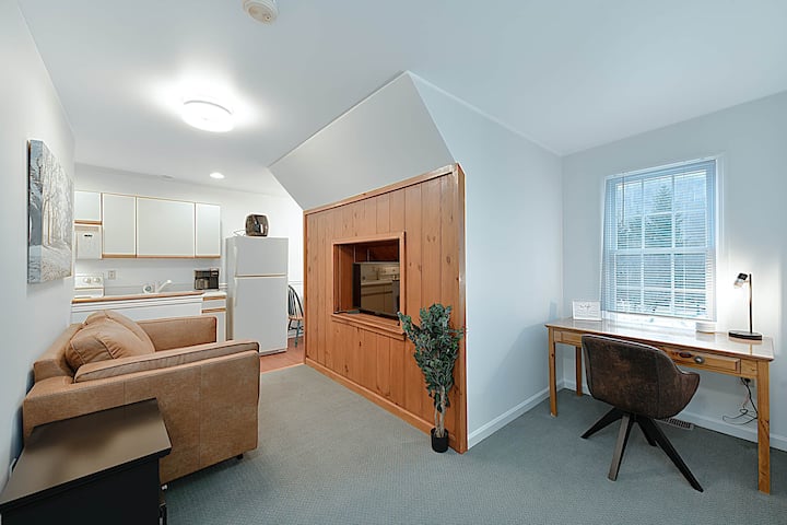 Jackson River Estate Studio Apartment On The River - Covington, VA
