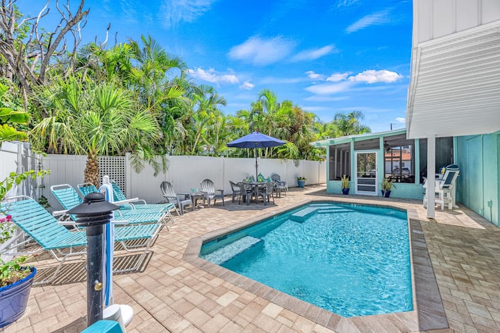 Honeysuckle | Just Steps From Siesta Key Village! - Siesta Key, FL