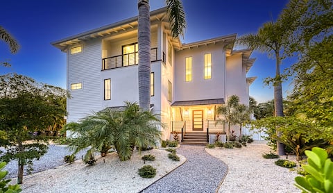 Tropical Oasis | Luxury SK Home, Steps To Beach!