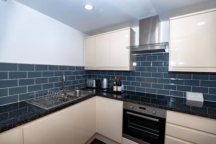 Spacious 3 bedroom apartment in City Centre gallery image 5