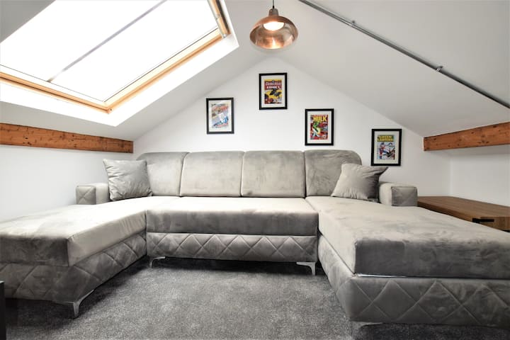 غرفة المعيشة/ الصالة