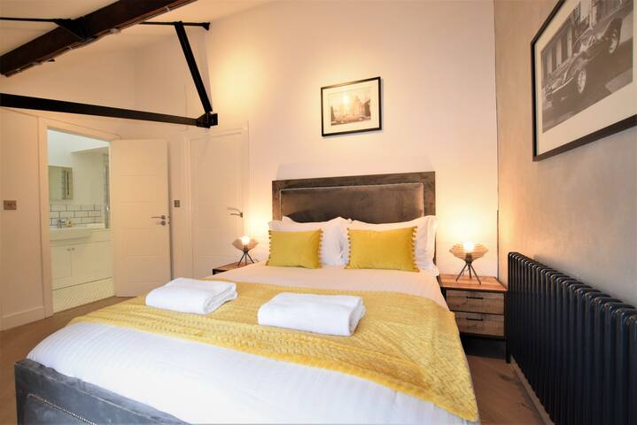 Spacious 3 bedroom apartment in City Centre gallery image 3