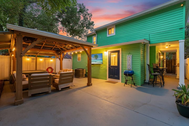 Magnolia Cove | Fire Pit, Patio, Downtown - St. Augustine, FL