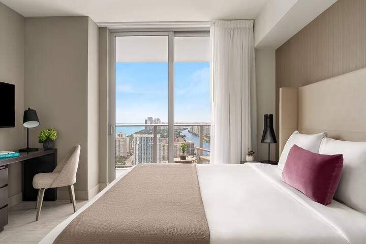 2BR Corner Oceanview/Cityview at Hyde Beach House gallery image 2