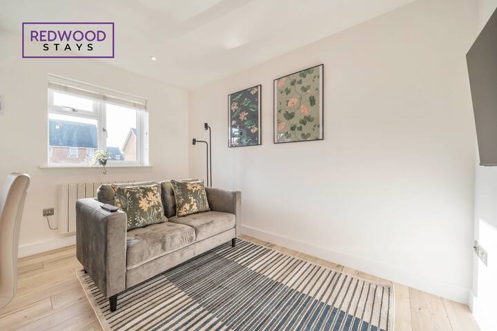 KOCHI LA STAREHE KWENYE SEBULE