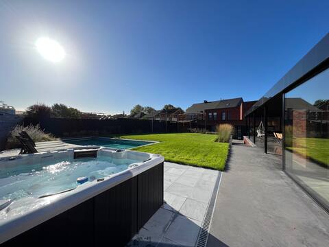Group home with swimming pool and wellness