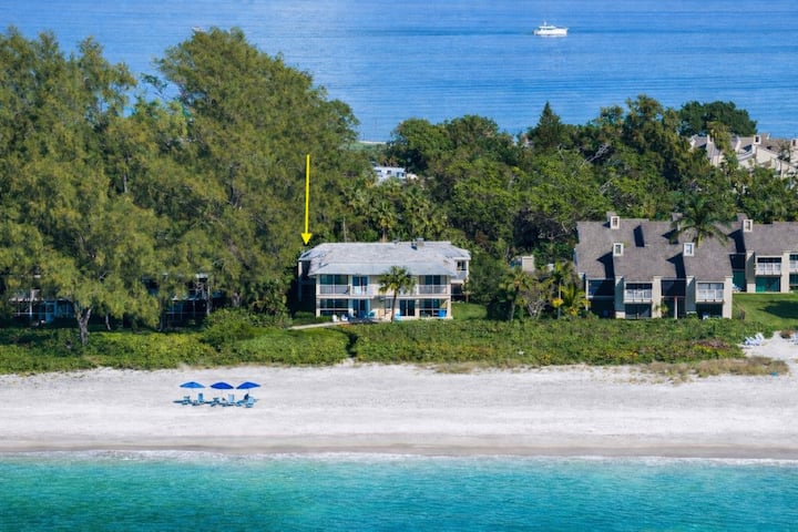 Beach Condo with Quiet, Private Beach