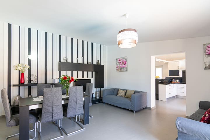 Hortet gallery image 5