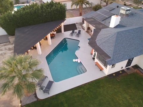 5BR Resort-Style Oasis|2 Primary's|Cabana|GameRoom