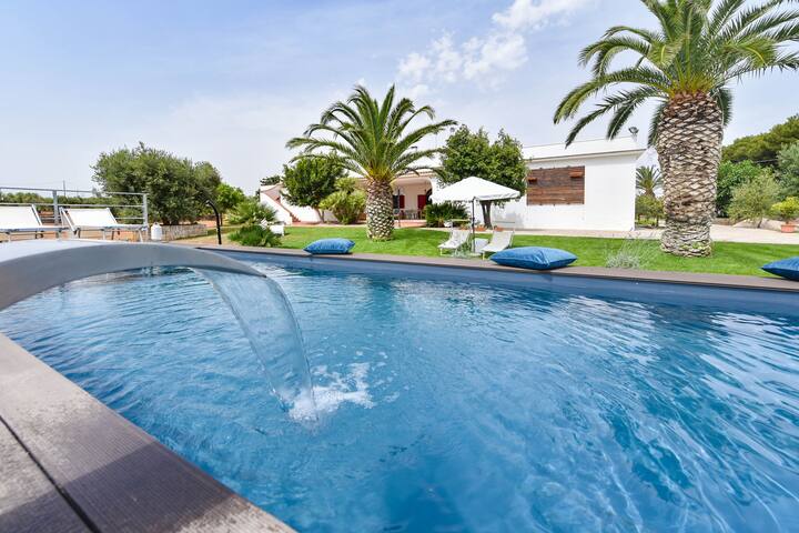 Private villa in Ostuni, private pool and satellit