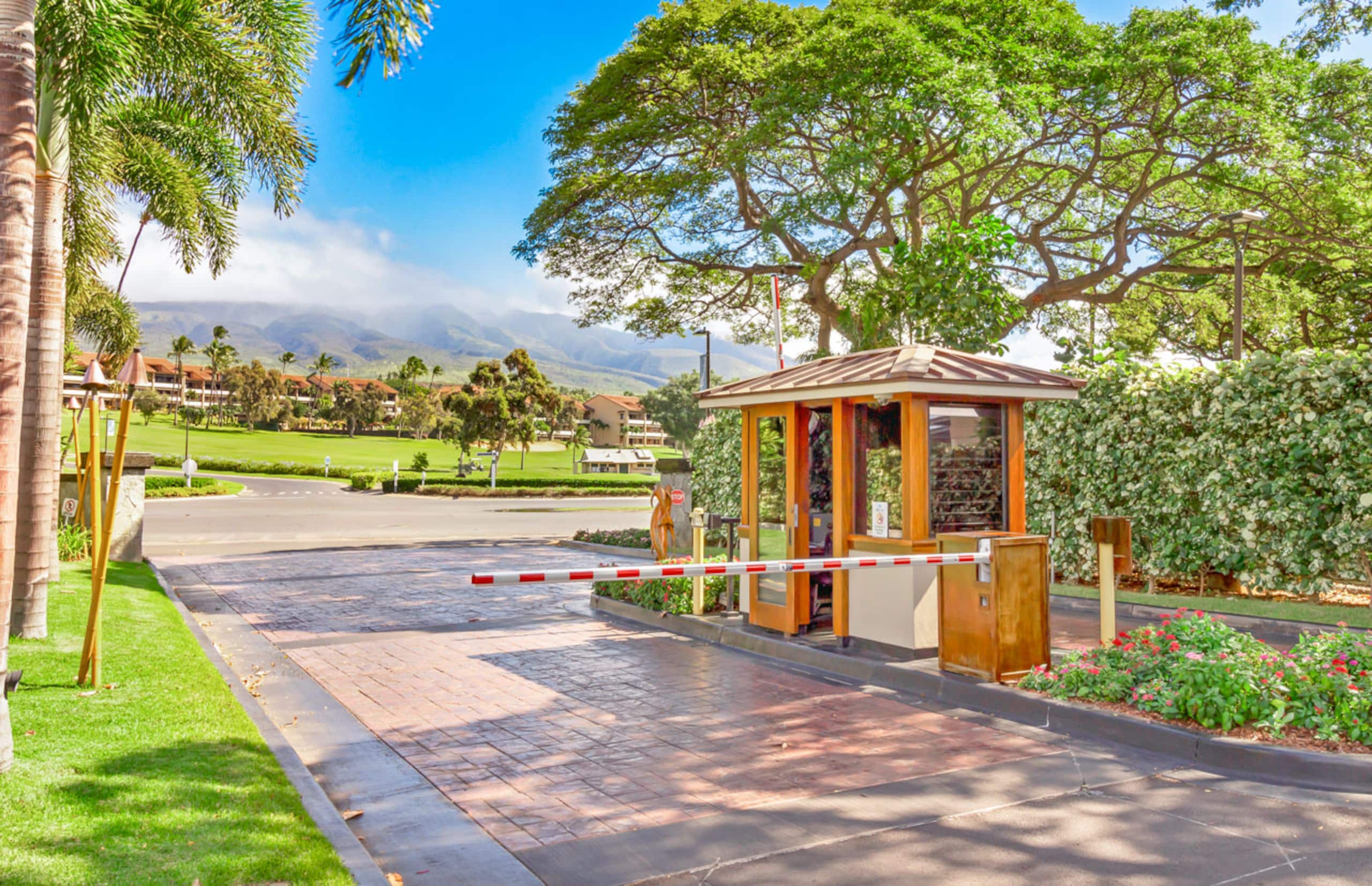 Condo in Lahaina · ★4.75 · 2 bedrooms · 2 beds · 2 baths - Image 24