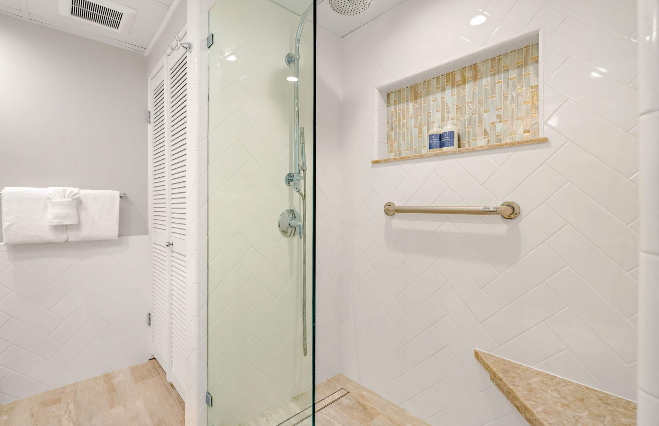 Condo in Lahaina · ★4.75 · 2 bedrooms · 2 beds · 2 baths - Image 20