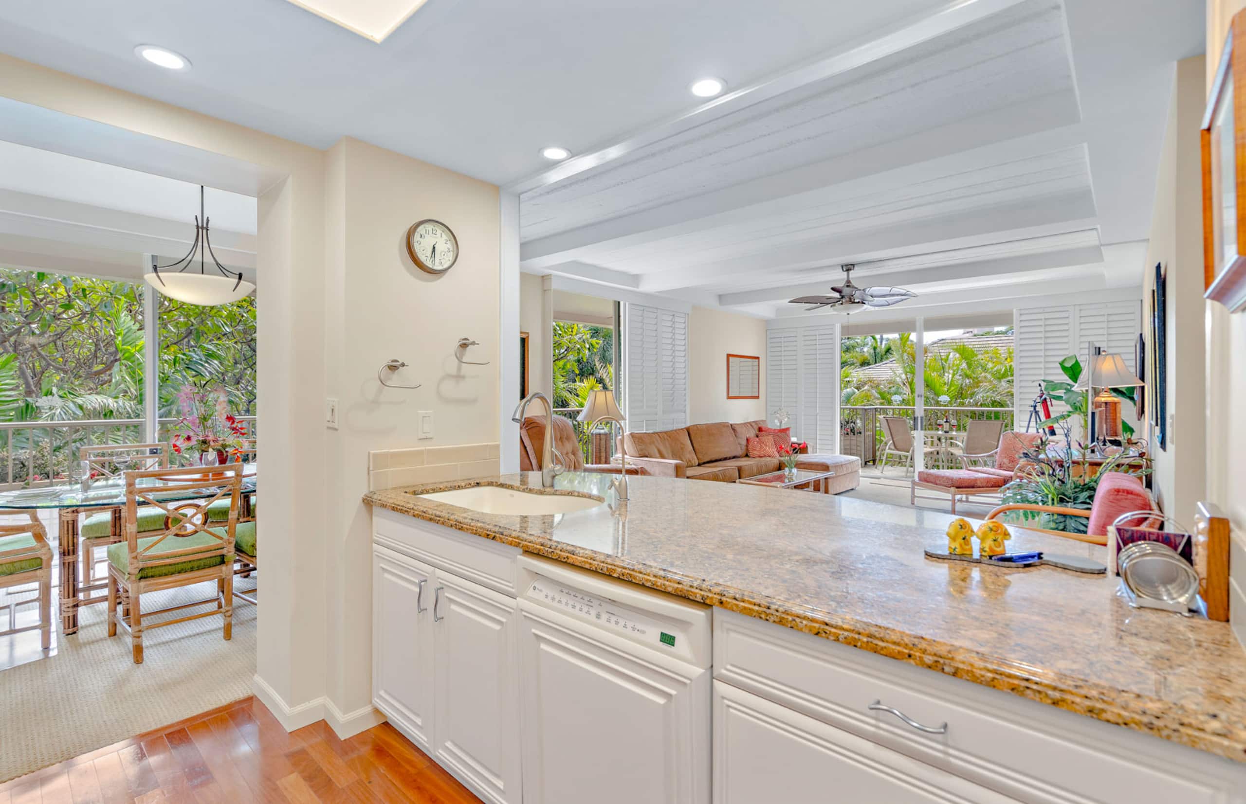 Condo in Lahaina · ★4.75 · 2 bedrooms · 2 beds · 2 baths - Image 5