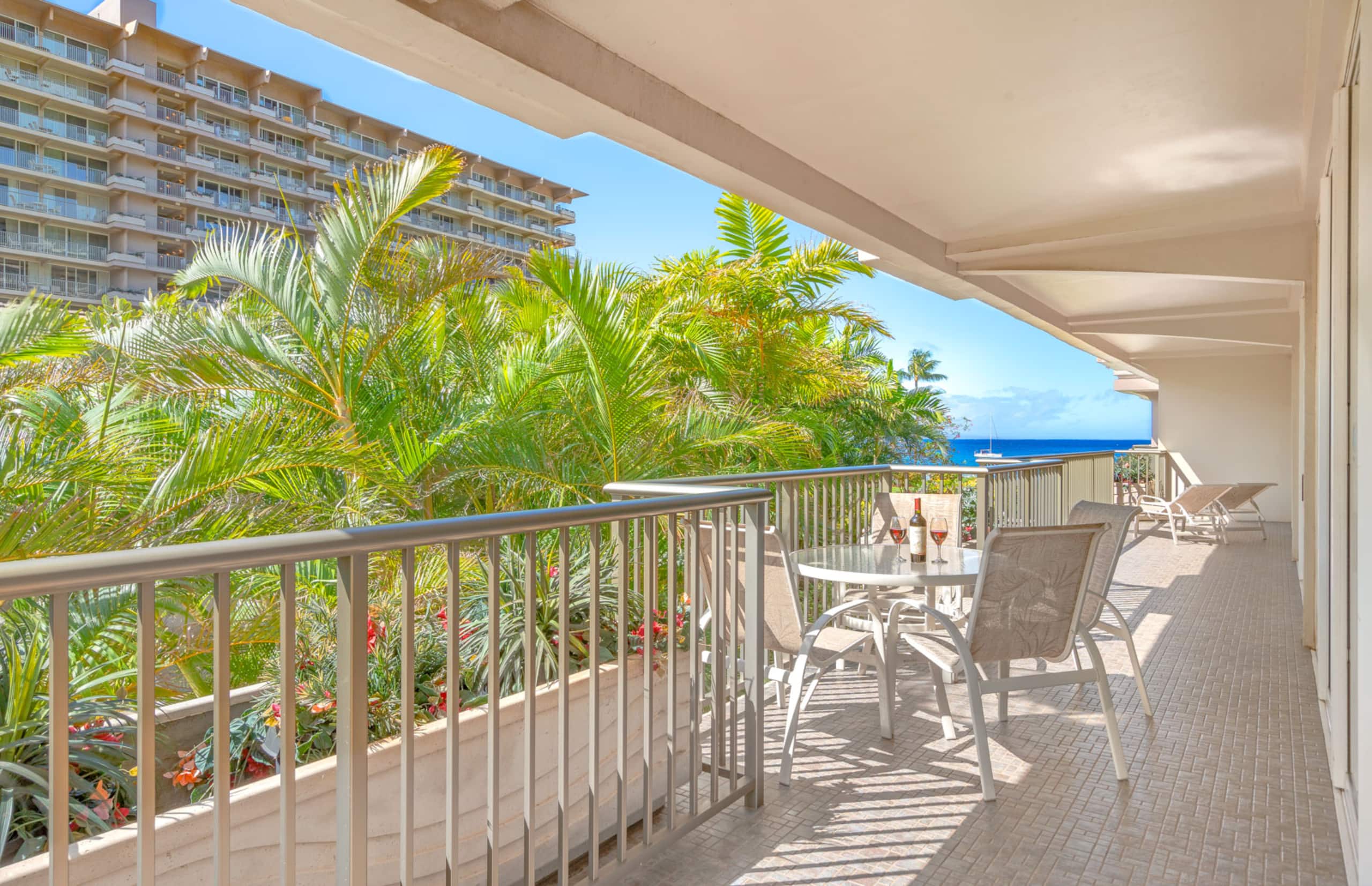 Condo in Lahaina · ★4.75 · 2 bedrooms · 2 beds · 2 baths - Image 8