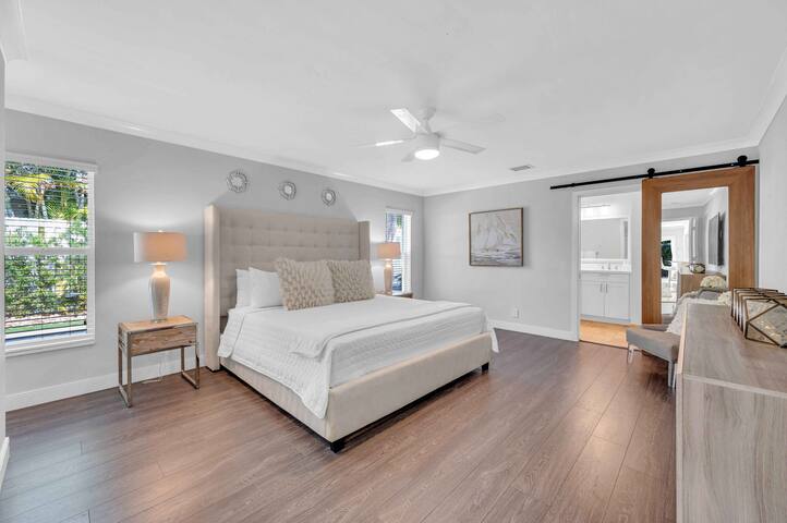 Walk to Beach | Modern Oasis | Ocean Mist Key gallery image 4