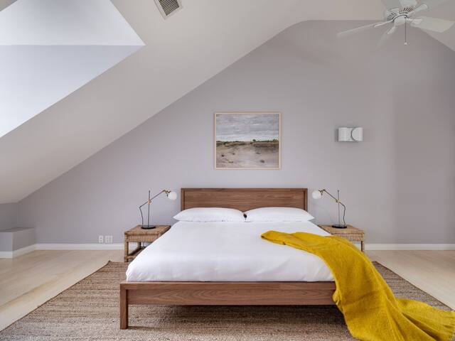 Hudson Terrace by Rove Travel | Chic Tribeca TH gallery image 3