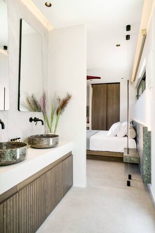 Villa 7 Seas – With Amazing View – Heated Pool gallery image 4