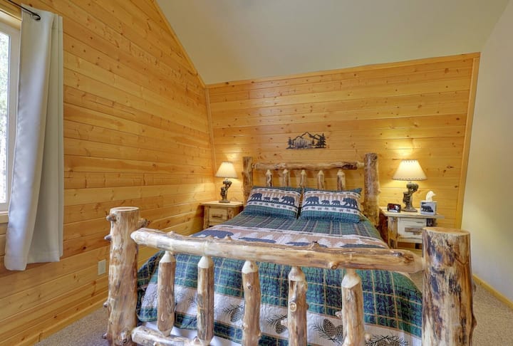 Dhomë gjumi "Queen" në kate