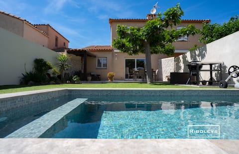 Vias Plage – Villa with private pool