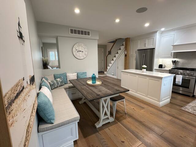 Beautifully Renovated 2 Bed 2 Bath Private Home gallery image 3