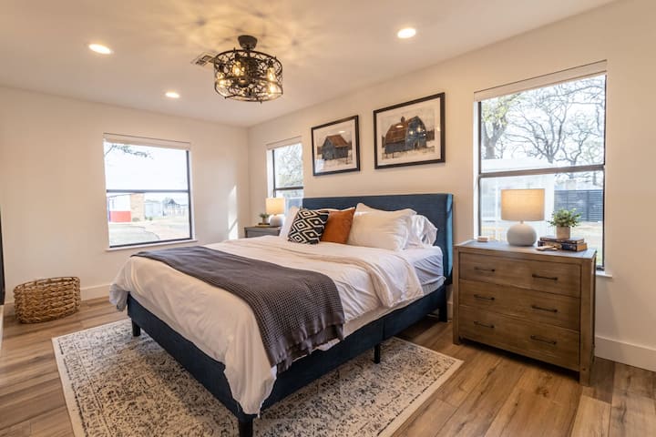 Bedroom 3 (King) Downstairs