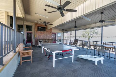 Patio | 5 Bed/5 Bath | 3 Boat Stalls | Big Water
