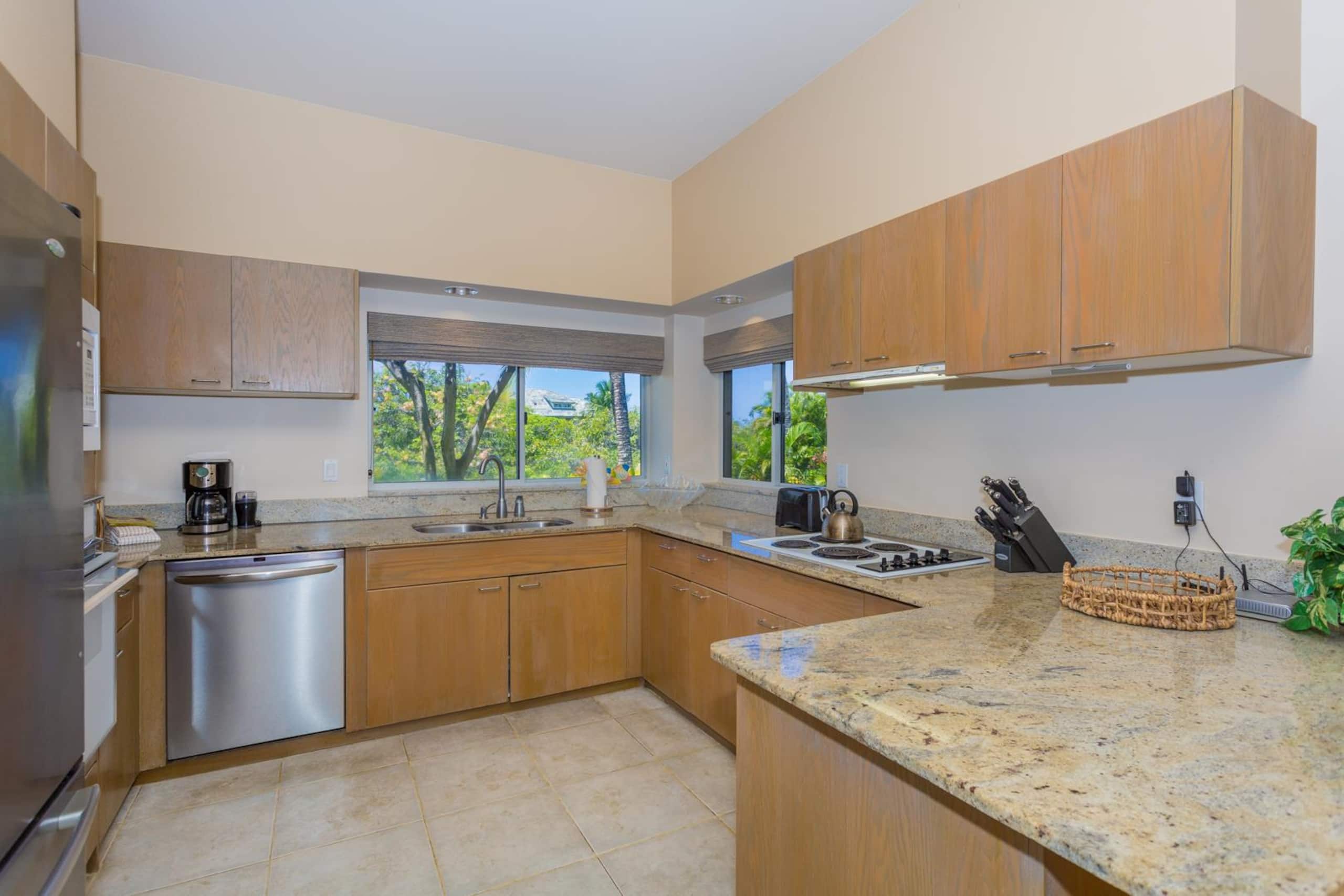 Ground Floor Condo by Hilton Resort, Near Beach - Photo 6