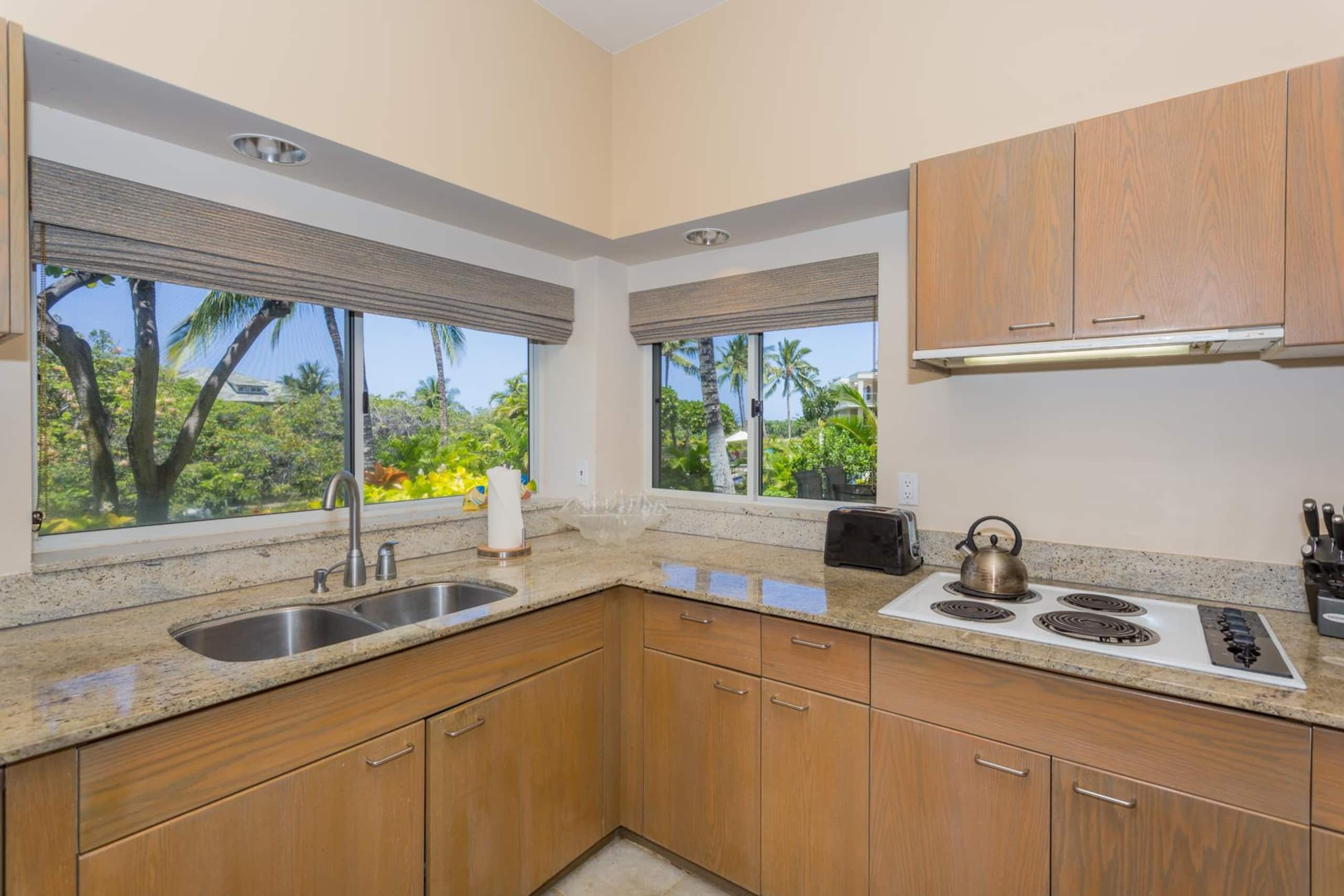 Ground Floor Condo by Hilton Resort, Near Beach - Photo 8