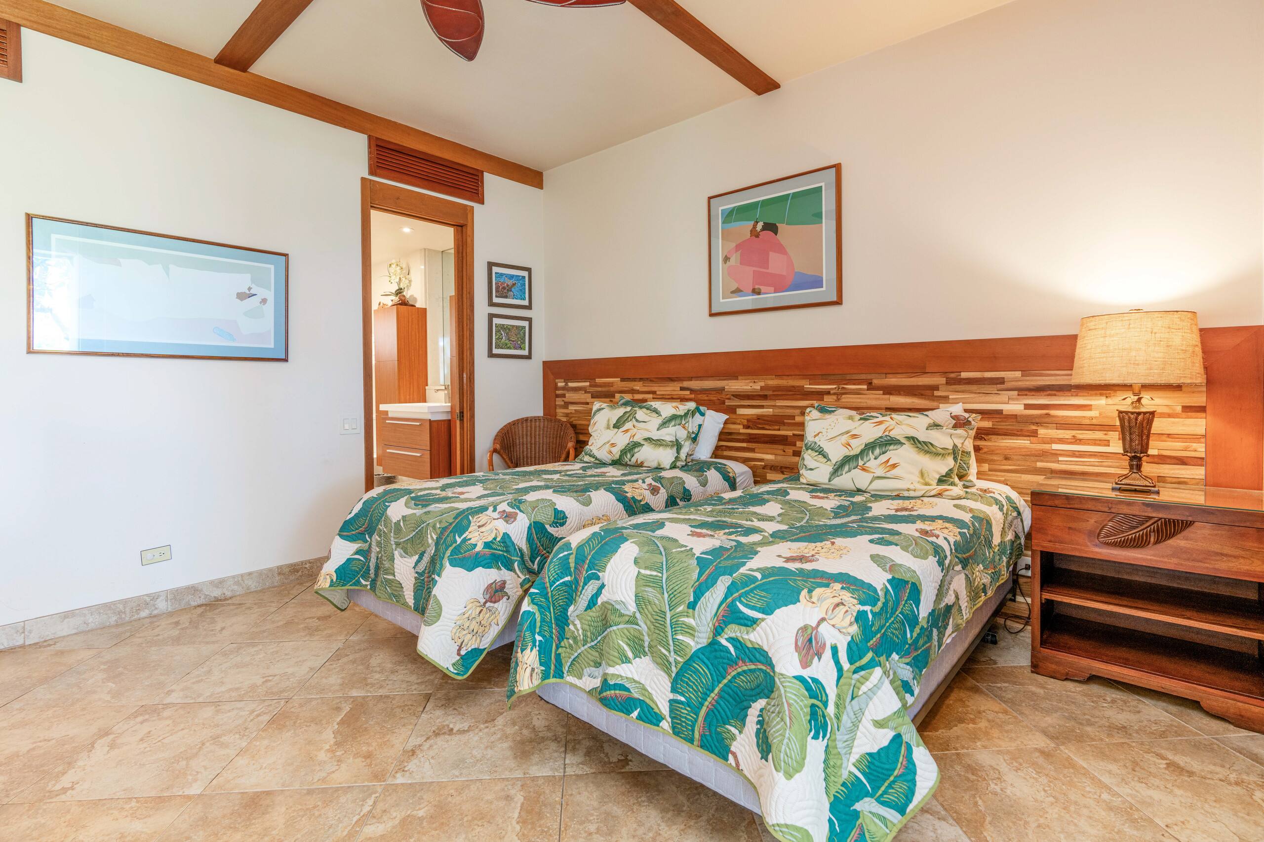 Condo in Waimea · ★4.33 · 2 bedrooms · 4 beds · 2.5 baths - Image 10