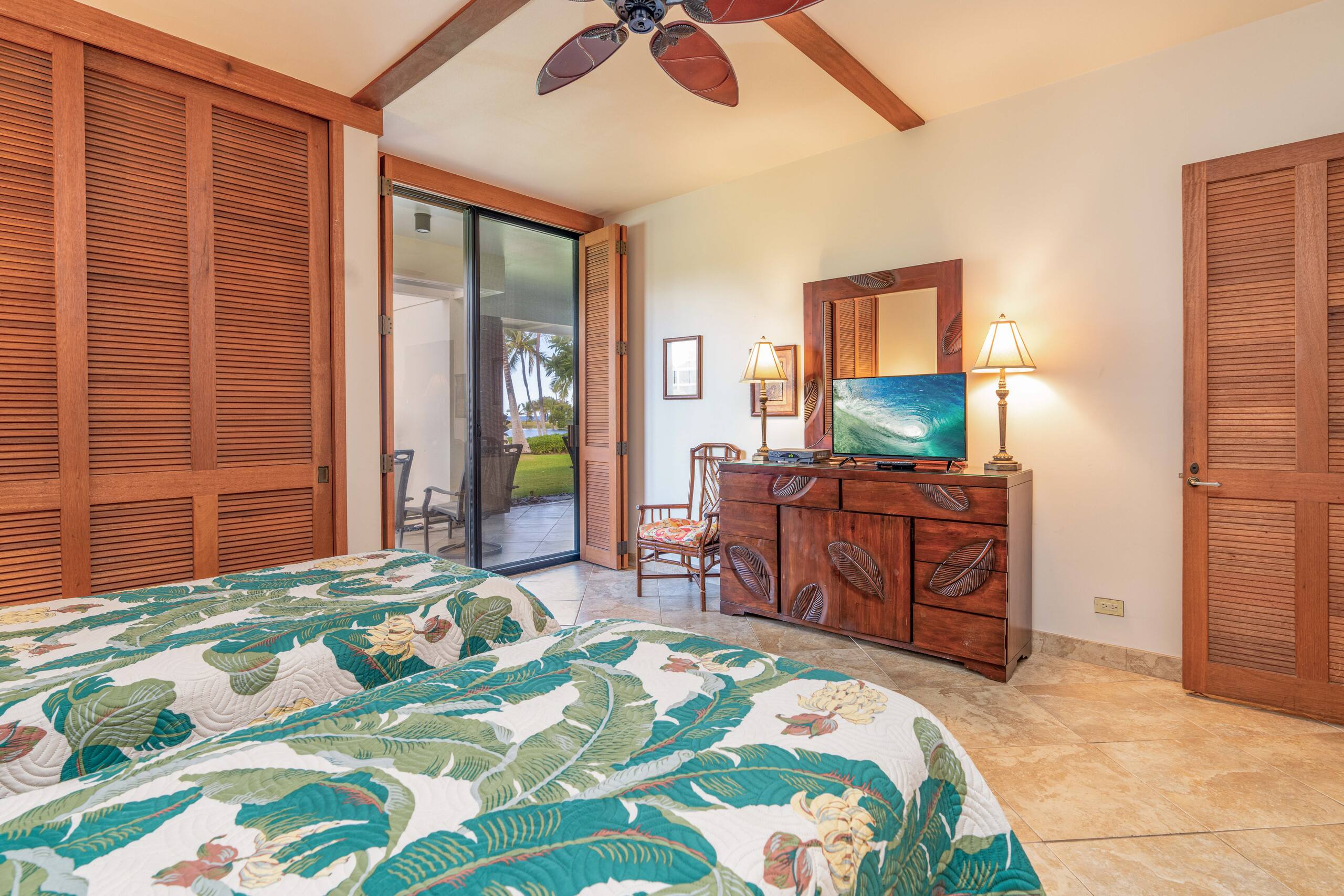 Condo in Waimea · ★4.33 · 2 bedrooms · 4 beds · 2.5 baths - Image 9