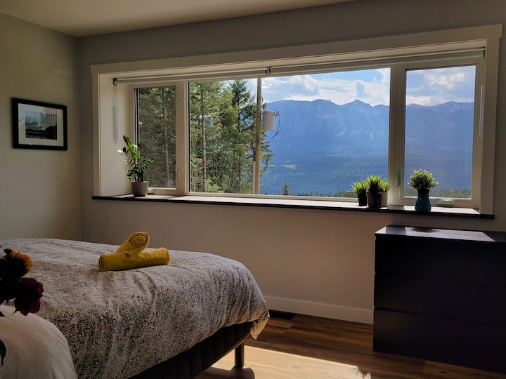 ห้องนอนใหญ่โมนาชีเตียงคิงไซส์