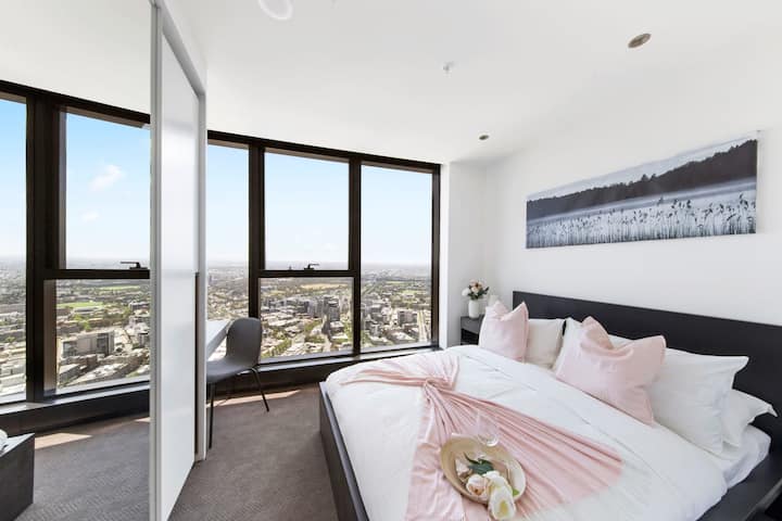 Lovely 3br Apt With Panoramic Views, Free Parking - La Trobe University City Campus