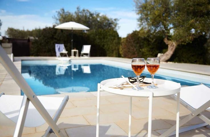 Trulli Azzalema with exclusive pool gallery image 4