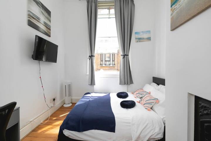 Covent Garden | Glamorous Two-Bedroom Apartment