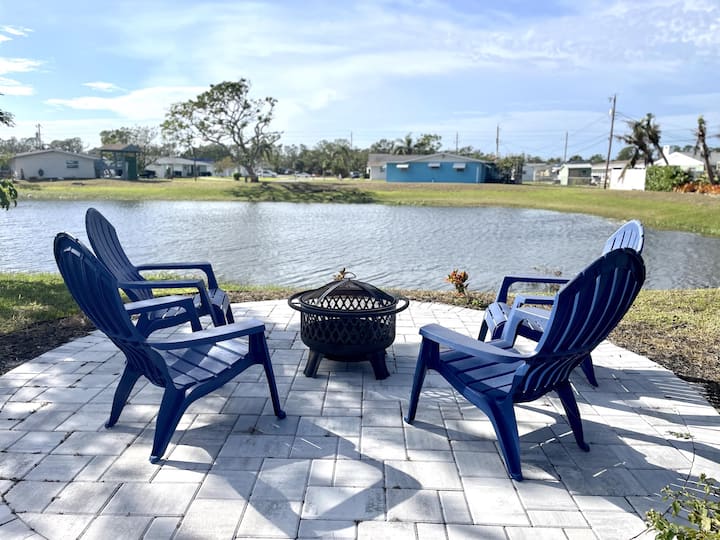 Charming Englewood 2br Pool & Waterfront Views - Englewood
