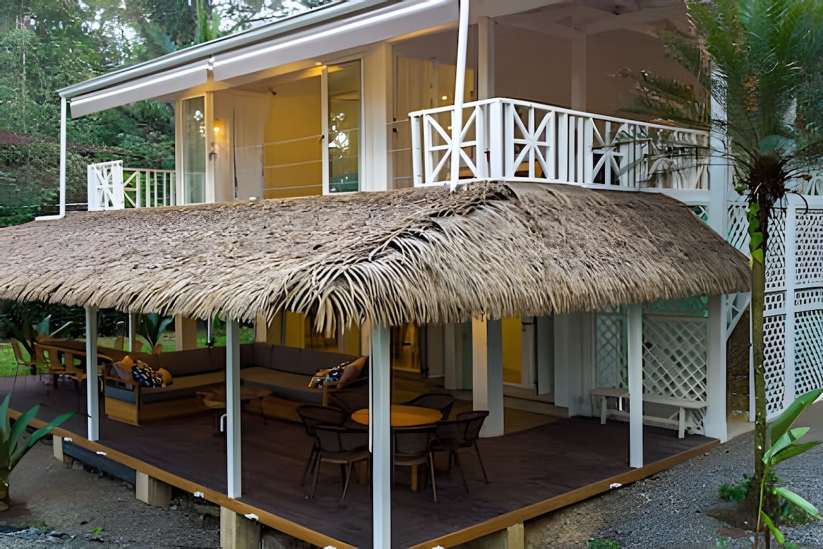 El Oasis Beachfront — 2 bedroom vacation rental in Manzanillo
