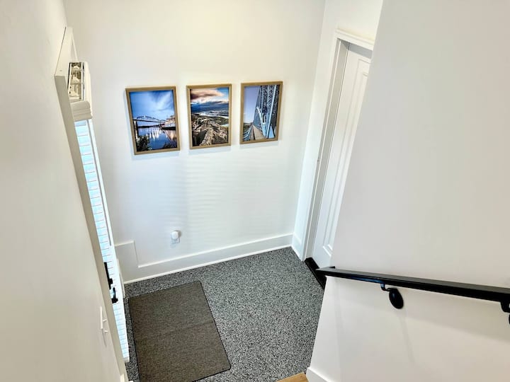 Შესასვლელის შიდა ხედი. 