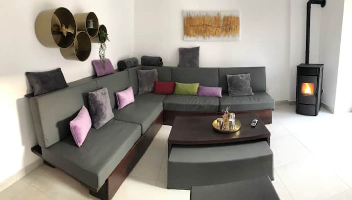 Luxurious Old Town House In House In Sutivan - Sutivan