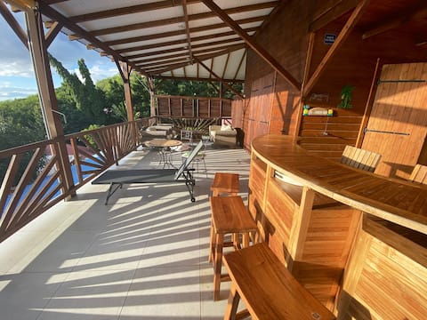 Villa in Pointe-Noire, sea view