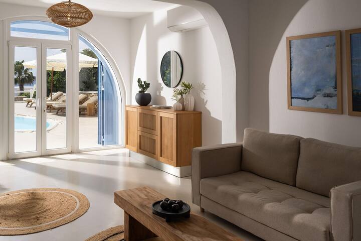 Villa Ioan with pool – My Rental Homes gallery image 5