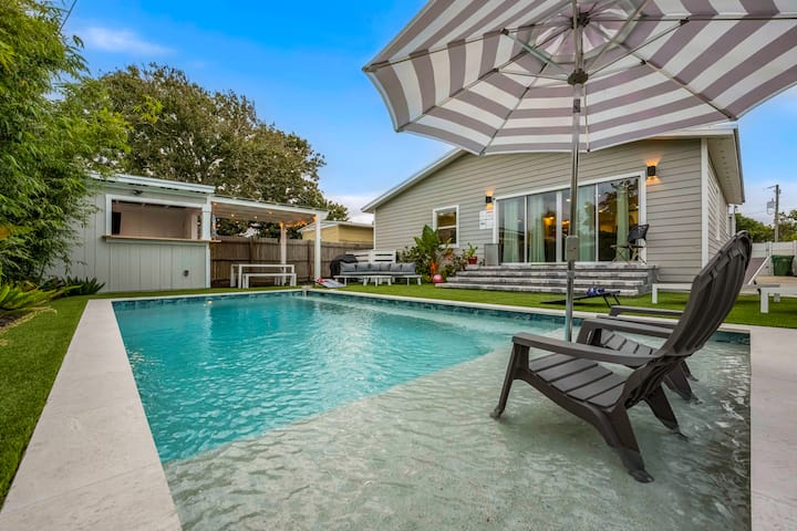 Family Beach Retreat | Pool + Golf Cart - Jacksonville Beach, FL