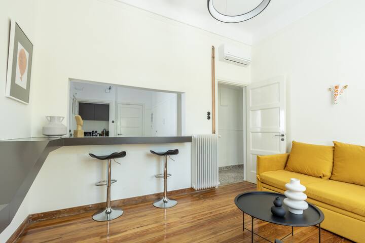 An Outstanding 3 bdrm Apartment in the Heart of At gallery image 3