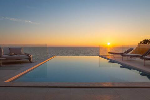 Villa Dream Pearl with Heated Pool