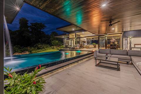 Villa Tres Vistas Luxury Home