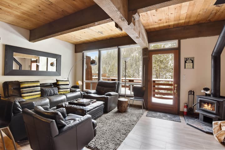 Alpine Manor Retreat | Mountain Relaxation - Olympic Valley, CA